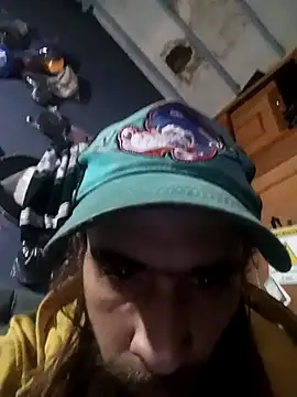 Snapshot of hairy_mannn chatting on 11.15.25 hairy mannn online show from 11.15.25