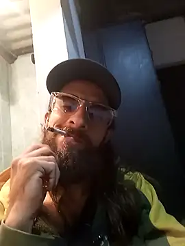 Snapshot of hairy_mannn chatting on 11.16.25 hairy mannn online show from 11.16.25