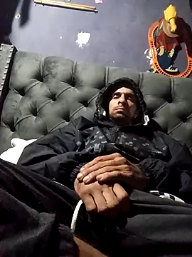 Snapshot of hairy_mannn chatting on 12.04.25 hairy mannn online show from 12.04.25