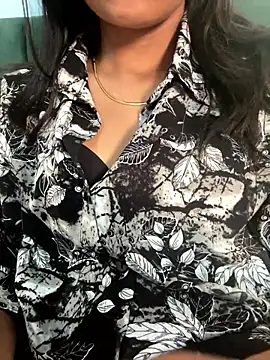 dollyjaan11 online show from 10.18.25