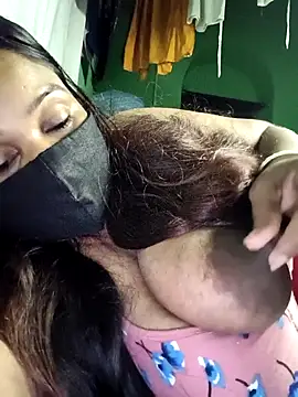 V-hot-swiet online show from 10.30.25