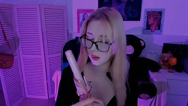 RubyBennett online show from 09.17.25