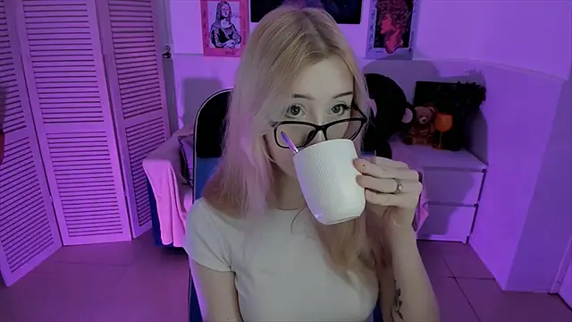 RubyBennett online show from 10.06.25
