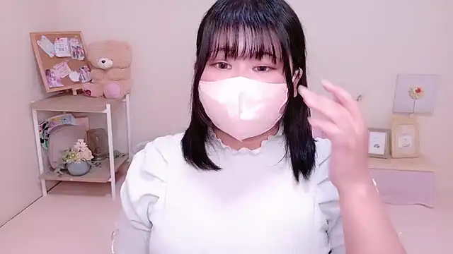 Snapshot of NANAMInn_ chatting on 12.18.25 NANAMInn online show from 12.18.25