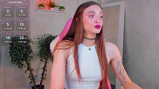 Snapshot of Alisha_Green chatting on 06.04.26 Alisha Green online show from 06.04.26