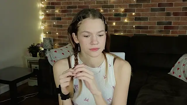 Snapshot of VelvetRisque chatting on 01.10.26 VelvetRisque online show from 01.10.26