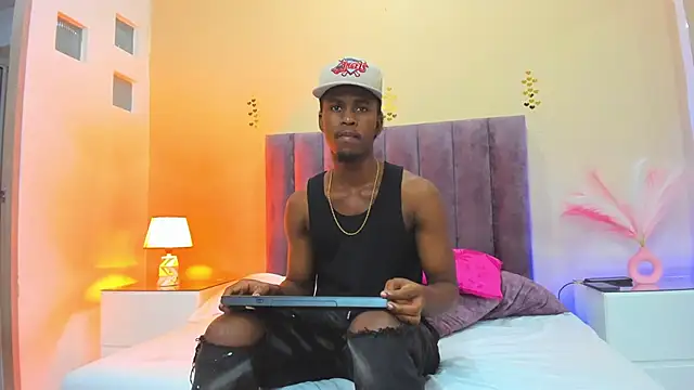 Snapshot of Kiaraa_y_Her_Crazy chatting on 11.09.25 Kiaraa y Her Crazy online show from 11.09.25