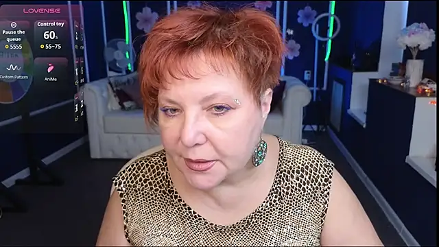 Kira Kenett online show from 10.08.25