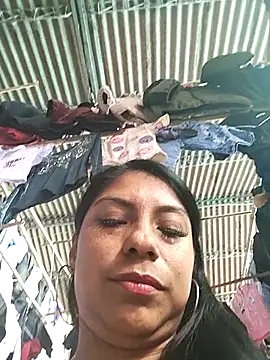 Snapshot of AnggelicaSwan21 chatting on 10.30.25 AnggelicaSwan21 online show from 10.30.25