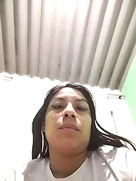 Snapshot of AnggelicaSwan21 chatting on 11.28.25 AnggelicaSwan21 online show from 11.28.25