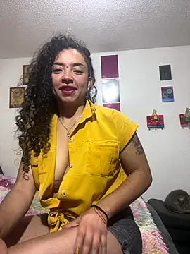 Snapshot of Paris_11 chatting on 10.08.25 Paris 11 online show from 10.08.25