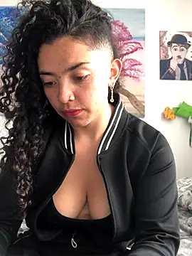 Snapshot of Paris_11 chatting on 11.24.25 Paris 11 online show from 11.24.25