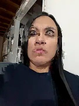 TiffanyyLam online show from 09.22.25