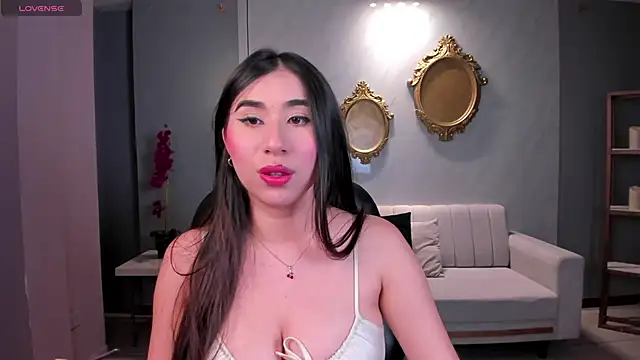 MayaMoretti  online show from 11.24.25