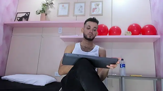 Snapshot of EthanGrey chatting on 02.14.26 EthanGrey online show from 02.14.26