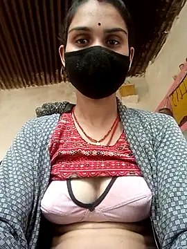 Snapshot of Nishaa_ji chatting on 12.04.25 Nishaa ji online show from 12.04.25