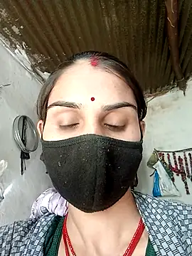 Snapshot of Nishaa_ji chatting on 12.05.25 Nishaa ji online show from 12.05.25