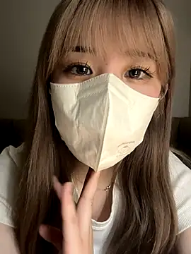 Snapshot of Una_chan_ chatting on 09.16.25 Una chan online show from 09.16.25
