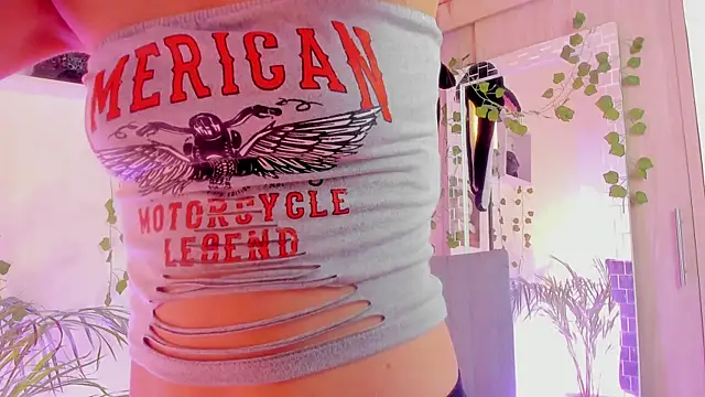 Snapshot of Genesiissss chatting on 09.11.25 Genesiissss online show from 09.11.25