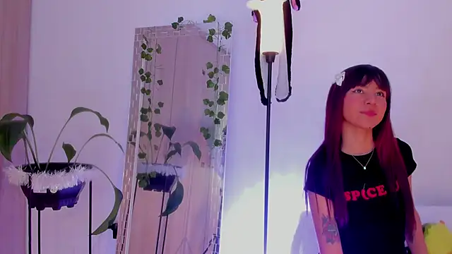 Snapshot of Genesiissss chatting on 10.04.25 Genesiissss online show from 10.04.25