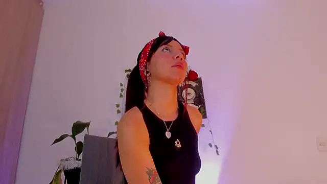 Snapshot of Genesiissss chatting on 10.21.25 Genesiissss online show from 10.21.25