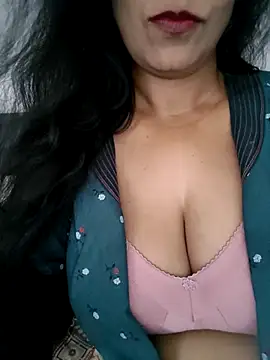 Deepa Sharma143 online show from 04.17.26