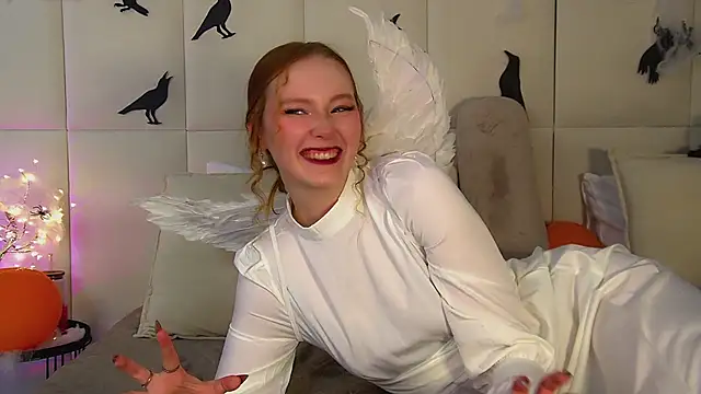 AgataFoxley online show from 10.25.25