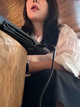 Amy1022 online show from 09.22.25