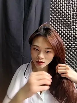 Snapshot of Xxq-20 chatting on 10.20.25 Xxq-20 online show from 10.20.25