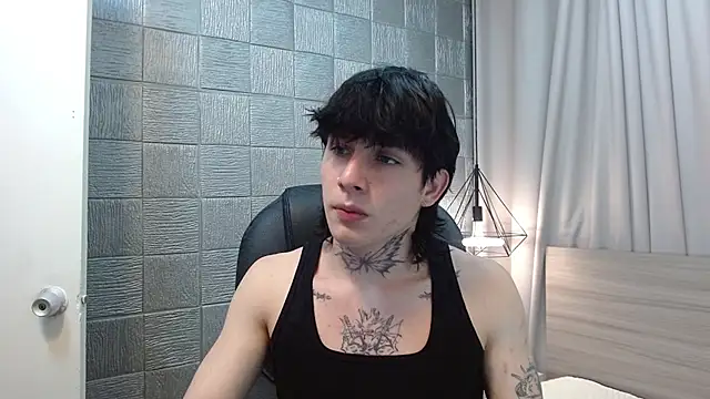 Iantwink18 online show from 12.16.25