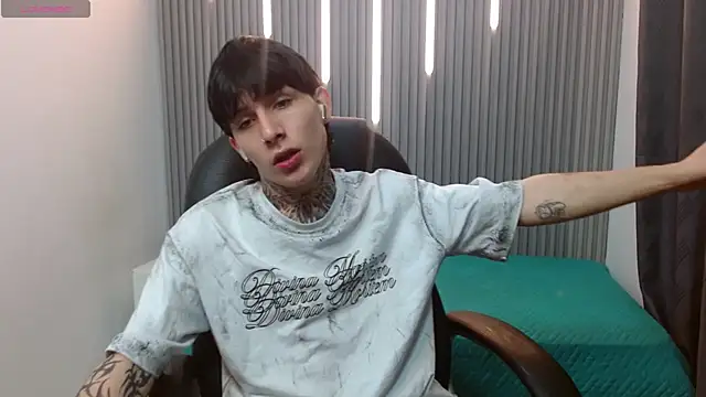 Iantwink18 online show from 02.17.26