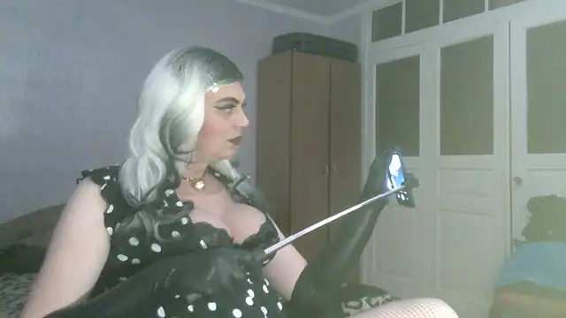 NiraFrost online show from 02.11.26