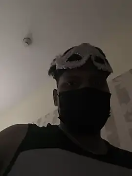 Family02 online show from 10.08.25