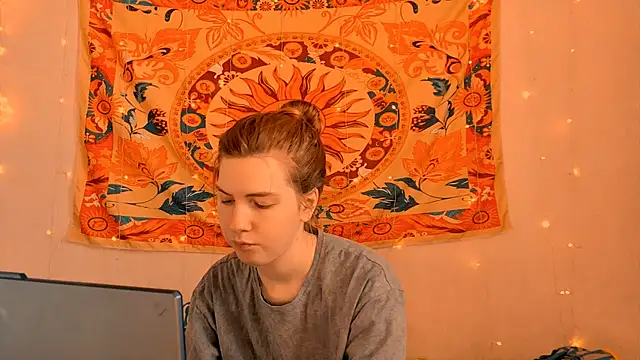 AliceCUNTach online show from 04.04.26