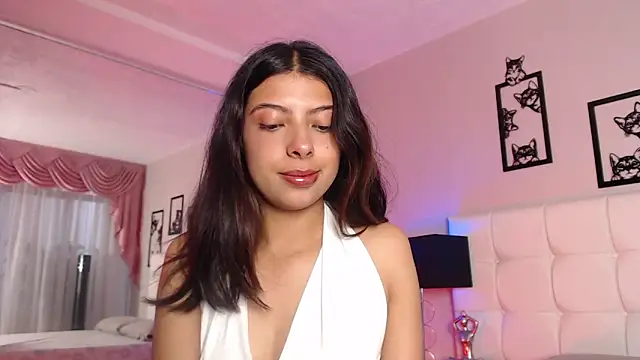 Maia Reficco online show from 11.13.25