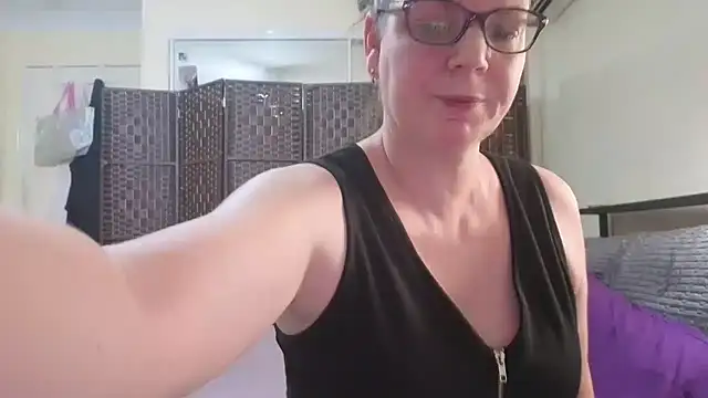 Snapshot of aussiepeaches chatting on 02.05.26 aussiepeaches online show from 02.05.26