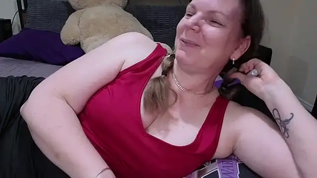 Snapshot of aussiepeaches chatting on 02.09.26 aussiepeaches online show from 02.09.26