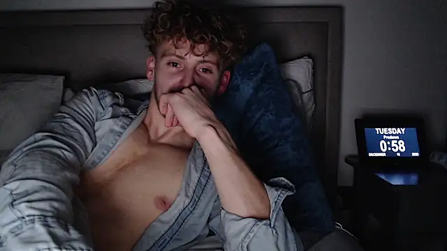 DominantAlex18 online show from 12.16.25