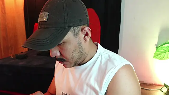 Snapshot of Misterjhons2 chatting on 04.09.26 Misterjhons2 online show from 04.09.26