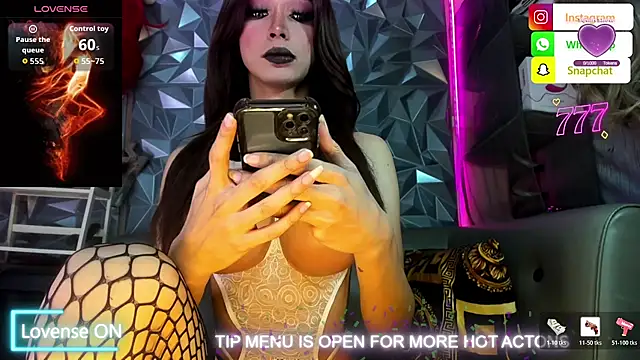 Snapshot of MISTRESSMonica_xxx chatting on 05.10.26 MISTRESSMonica xxx online show from 05.10.26