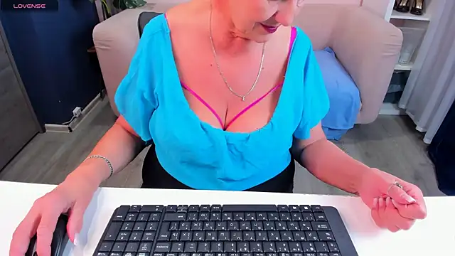 HotandMature online show from 01.20.25