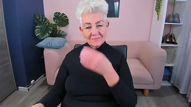 HotandMature online show from 10.04.25