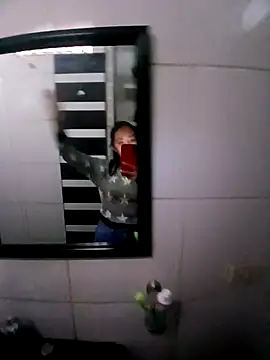 Snapshot of Venuxx chatting on 12.14.25 Venuxx online show from 12.14.25