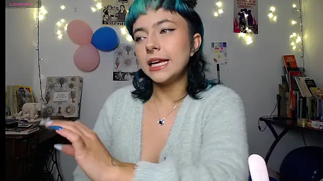 Snapshot of AlmaNanax chatting on 12.18.25 AlmaNanax online show from 12.18.25