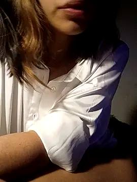 Snapshot of malvinaAAA chatting on 10.22.25 malvinaAAA online show from 10.22.25
