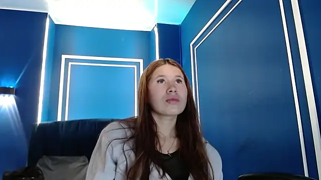 Snapshot of Olivia11_ chatting on 09.18.25 Olivia11 online show from 09.18.25