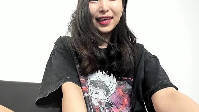 Soyun Mia online show from 11.28.25