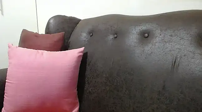 bustylaura4u online show from 02.17.25