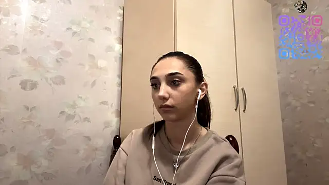 LinaMour online show from 10.16.25