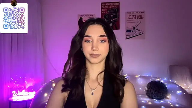 LinaMour online show from 04.04.26